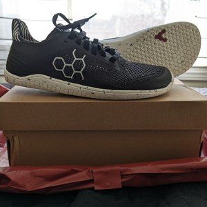 New with box Vivobarefoot Geo Racer Knit Sneakers Size 7